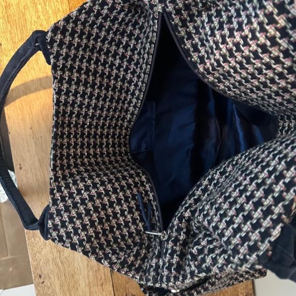 Woven purse with satin interior - Picture 3 of 3